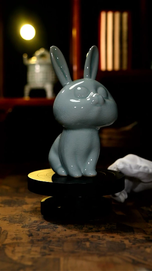 【闪购商品】原矿青绿釉兔子摆件