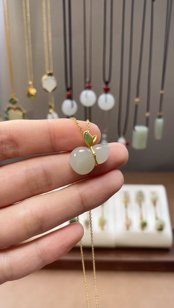 颈饰银S925镶嵌和田玉和田玉吊坠