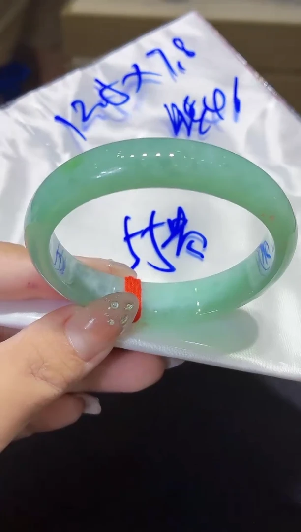 未镶嵌手镯翡翠翡翠手镯