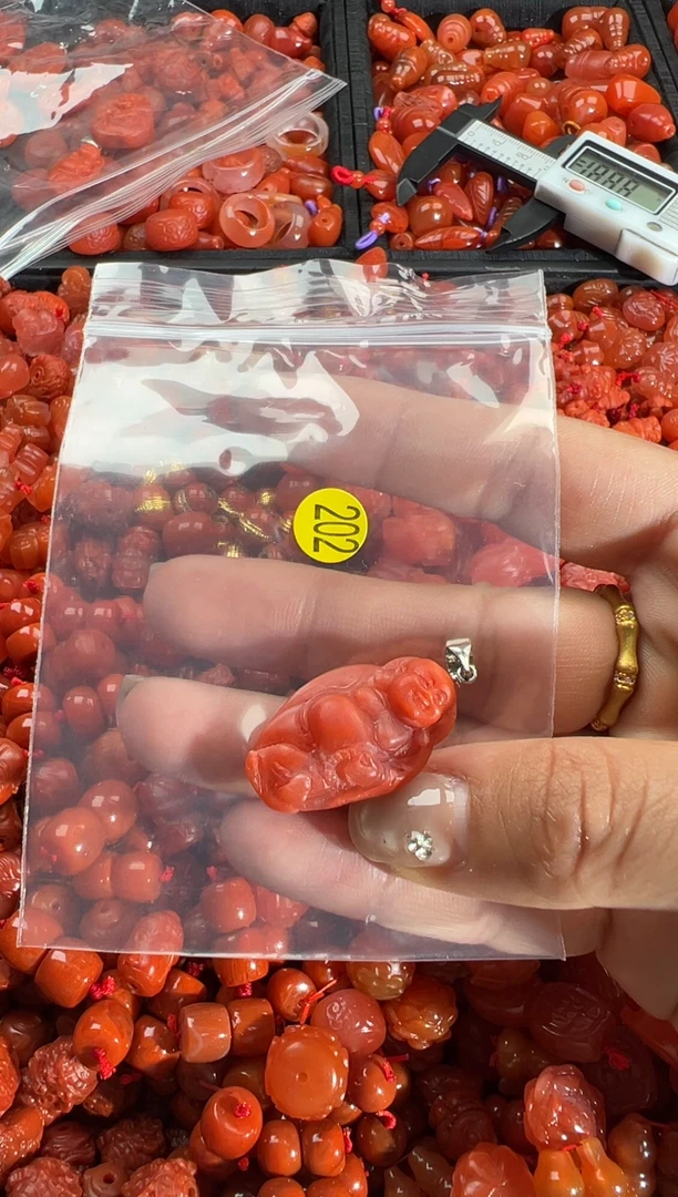 【闪购商品】南红玛瑙颈饰未镶嵌1