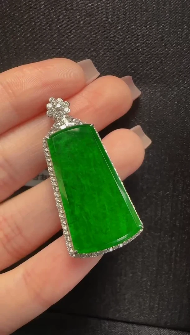 【闪购商品】翡翠颈饰18K金镶嵌036无事牌一个