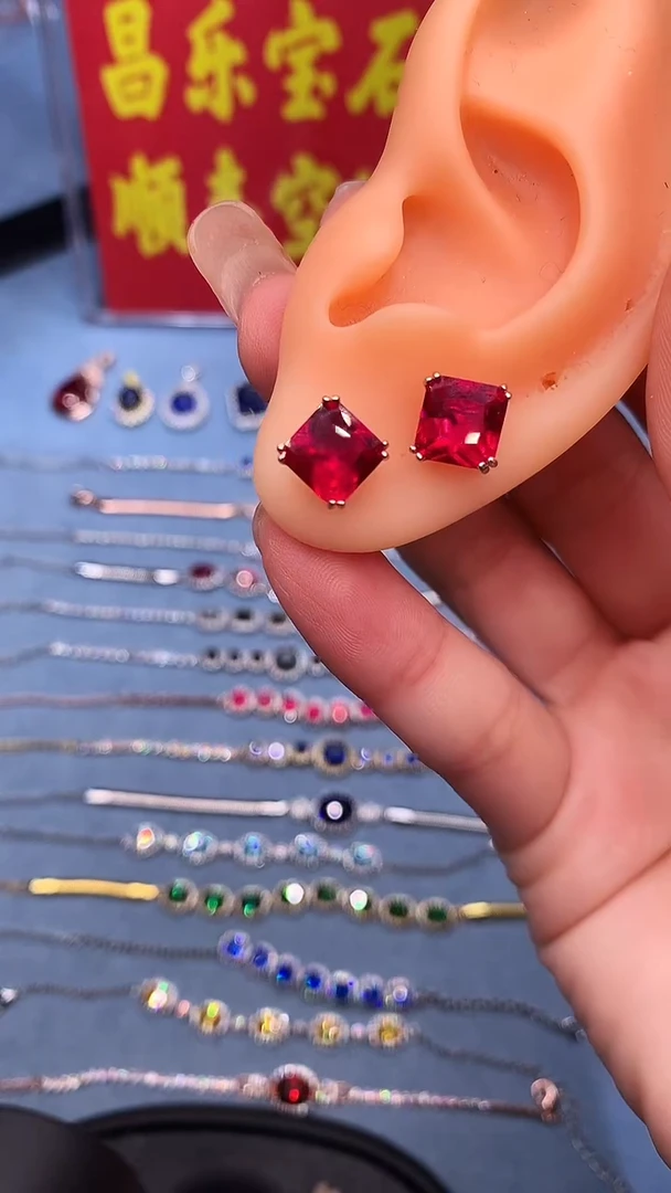 【闪购商品】红宝石耳饰银S925镶嵌11111