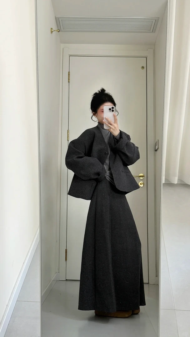 2025秋冬新款韩系穿搭高级感打底衫毛呢外套搭配半身裙气质三件套