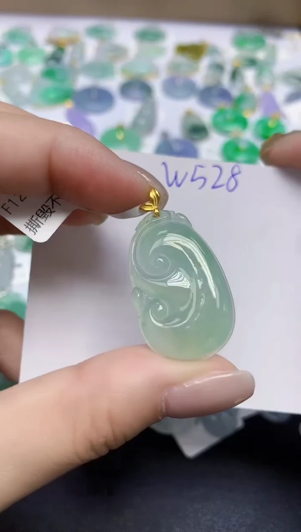 颈饰18K金镶嵌翡翠天然缅甸翡翠A货翡翠百元以上9元证书费自理