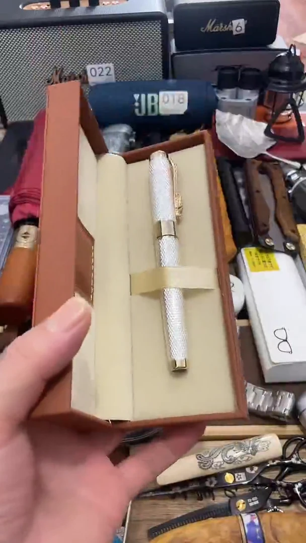 瓷片闪购商品  如图所示