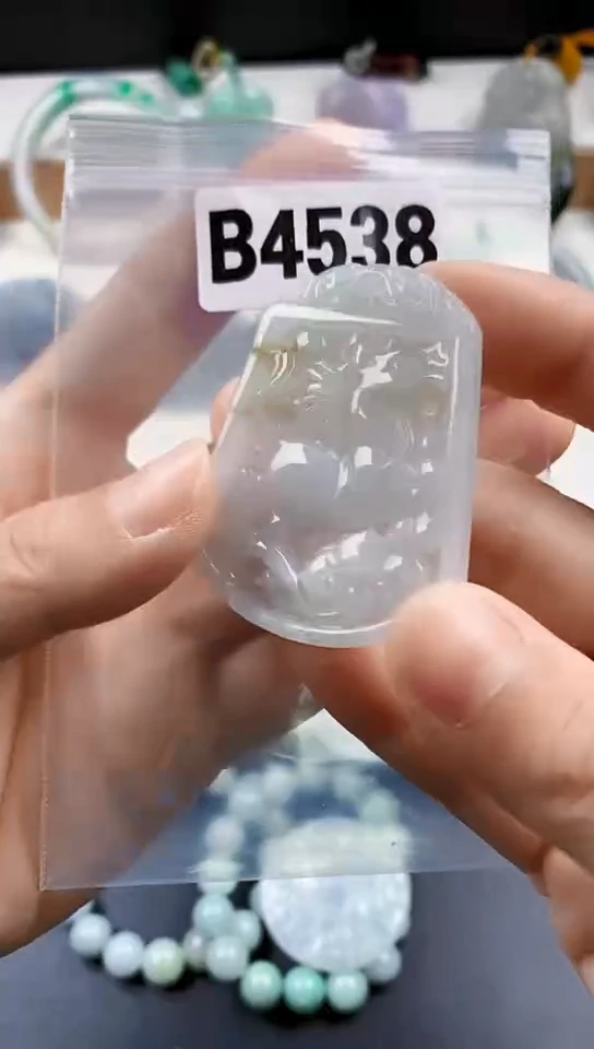 颈饰未镶嵌翡翠天然翡翠吊坠挂件