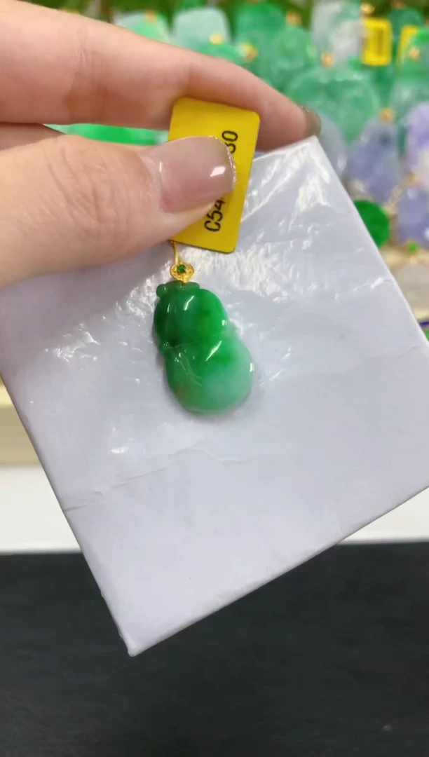 吊坠(不含链)18K金镶嵌翡翠挂件