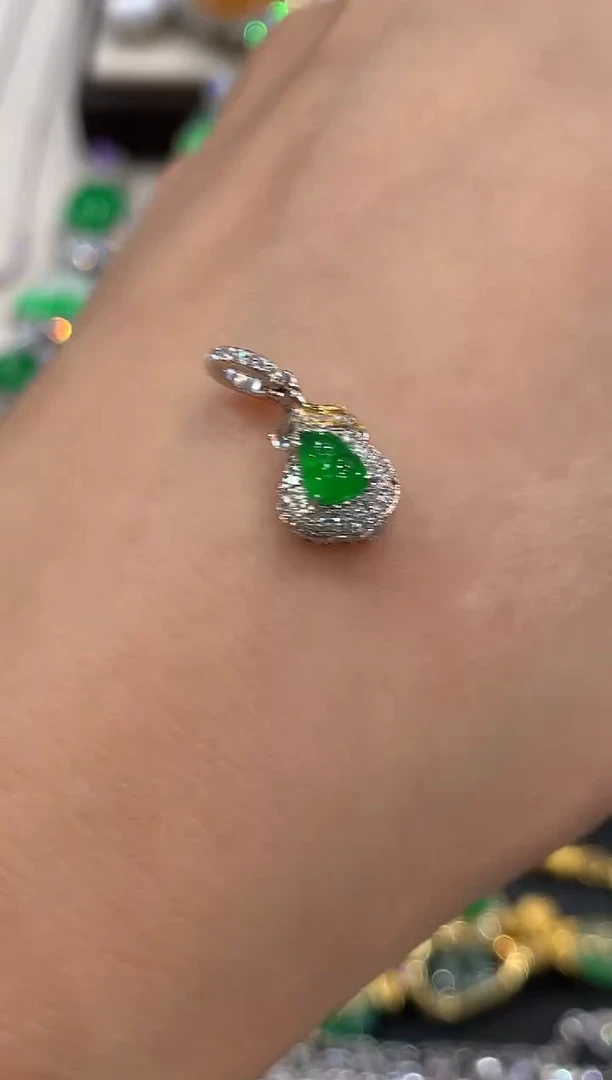 吊坠(不含链)18K金镶嵌翡翠a19