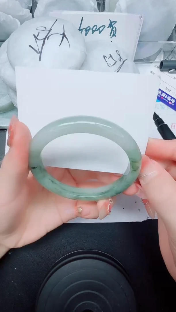 石英质玉手镯未镶嵌105/60.1