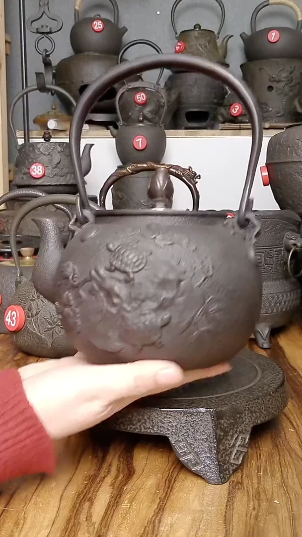 铸铁无涂层手工壶龟鹤延年1200毫升