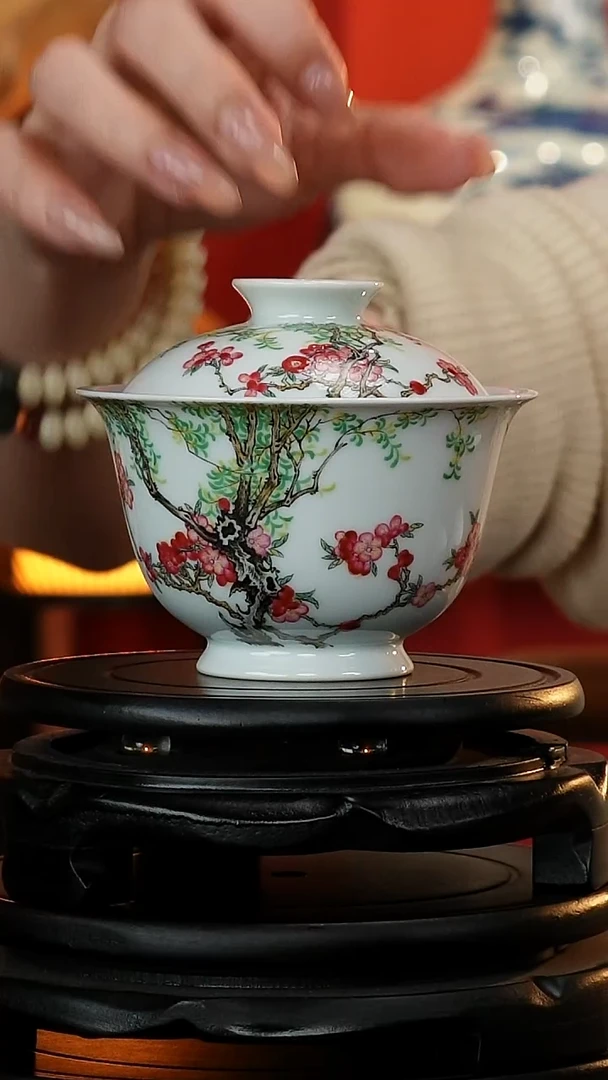 摆件珐琅彩两才盖碗