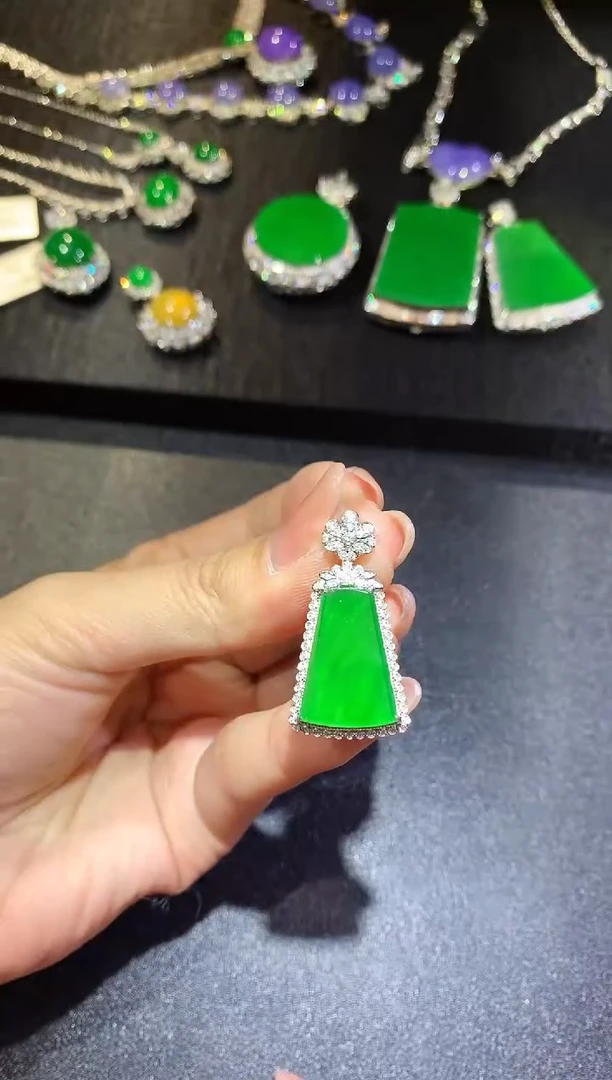 【闪购商品】翡翠吊坠(不含链)18K金镶嵌129-无事牌（多样性发货一件