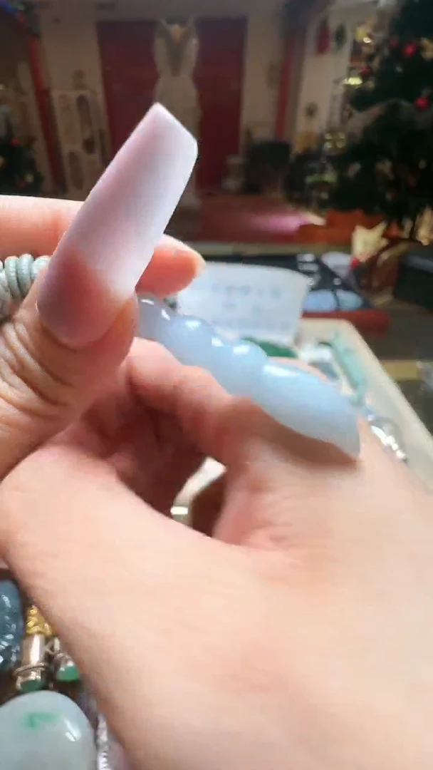 【闪购商品】翡翠吊坠(不含链)未镶嵌翡翠