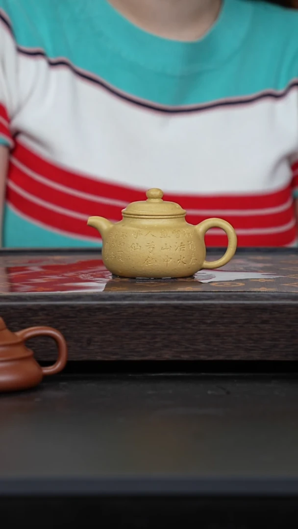 茶壶紫砂手磨本绿刻绘玉麟掇球-小