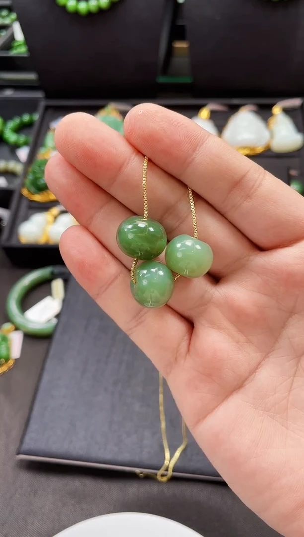 和田玉未镶嵌吊坠(赠链)多样性发一