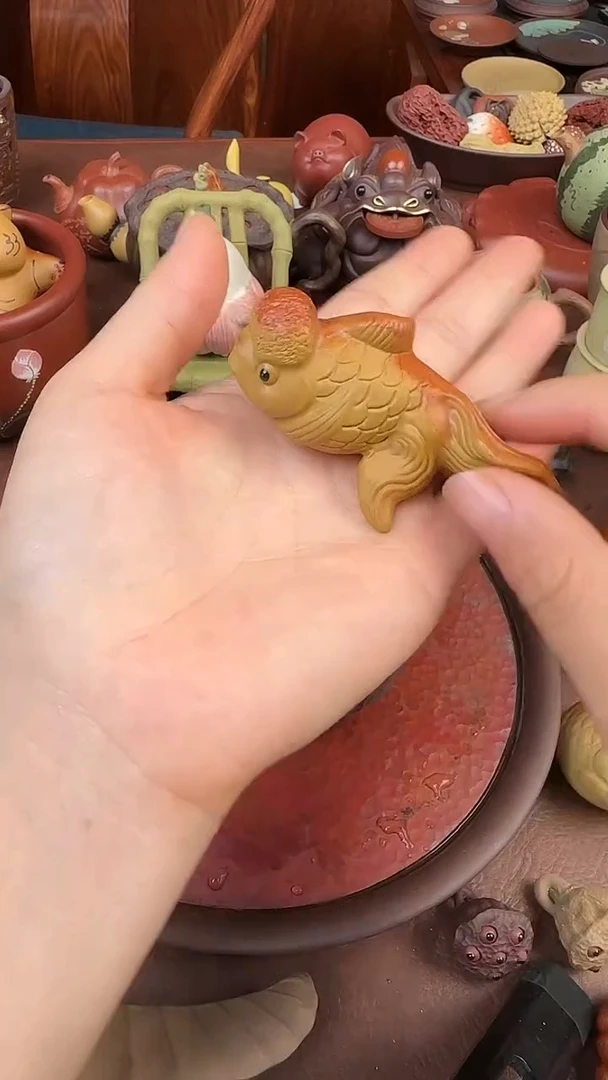 紫砂茶宠段泥小金鱼