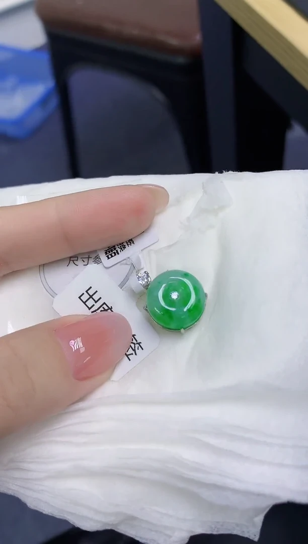 天然缅甸翡翠A货多样性发一件