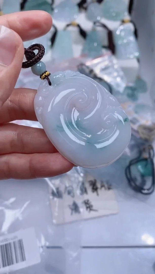 颈饰未镶嵌翡翠吊坠