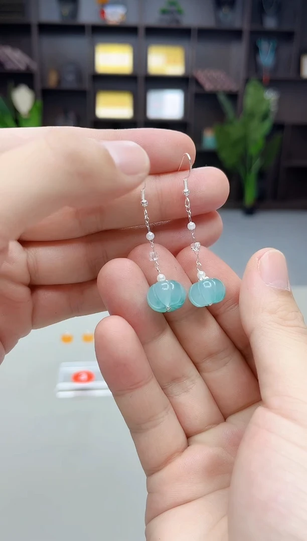 未镶嵌石英质玉（天山翠）耳饰W05