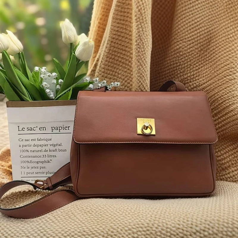 95新 Celine/思琳 棕色斜挎包1184 4293