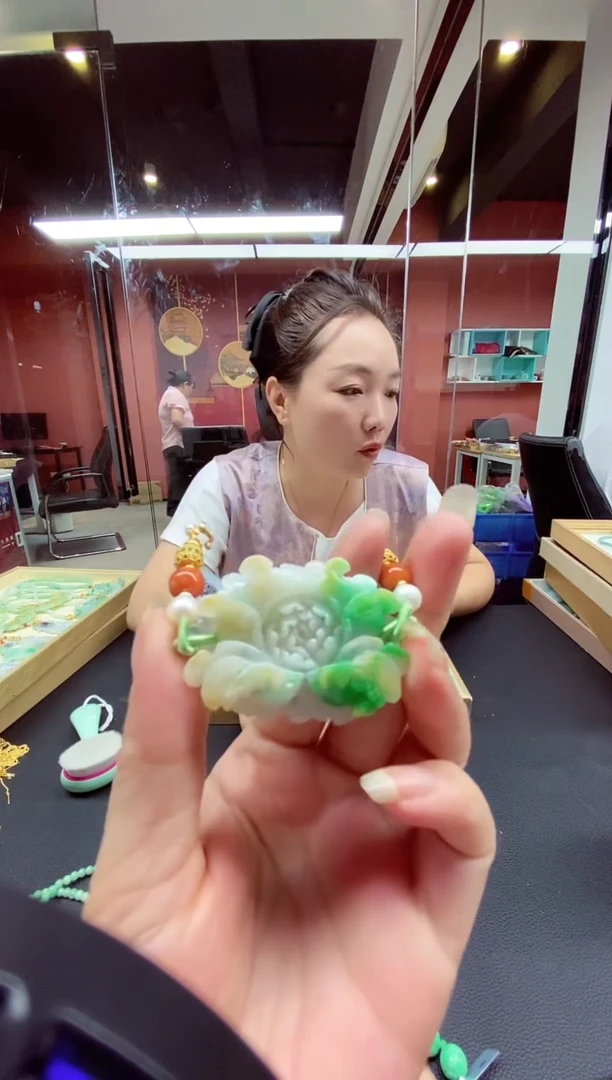 翡翠未镶嵌颈饰翡翠吊坠