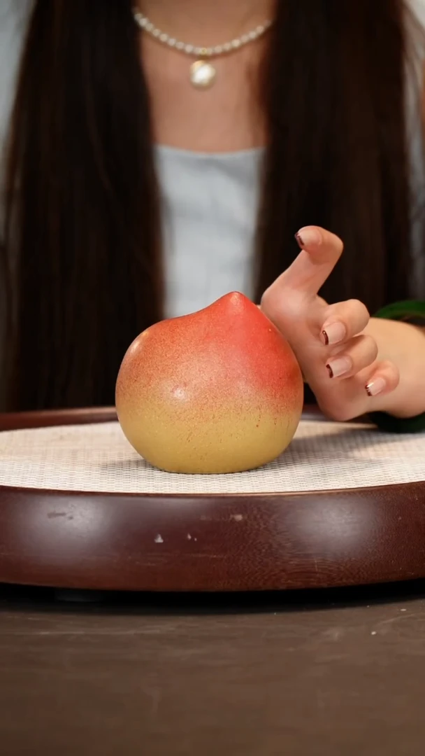 紫砂茶宠段泥大寿桃