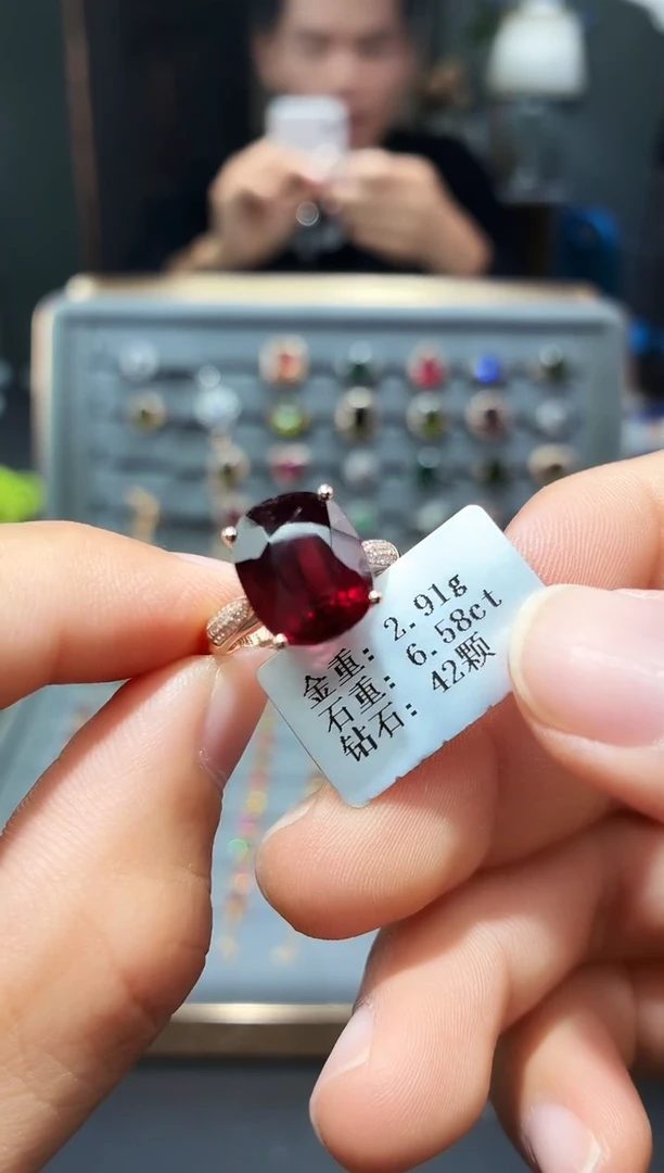 18K金镶嵌戒指碧玺6.58.