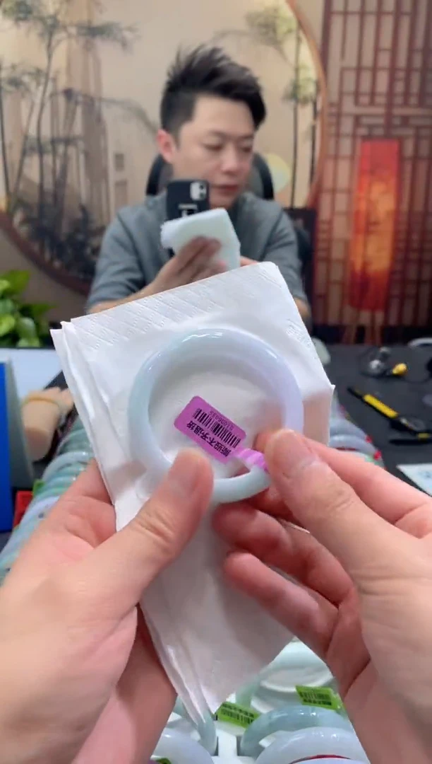 未镶嵌手镯翡翠000085040