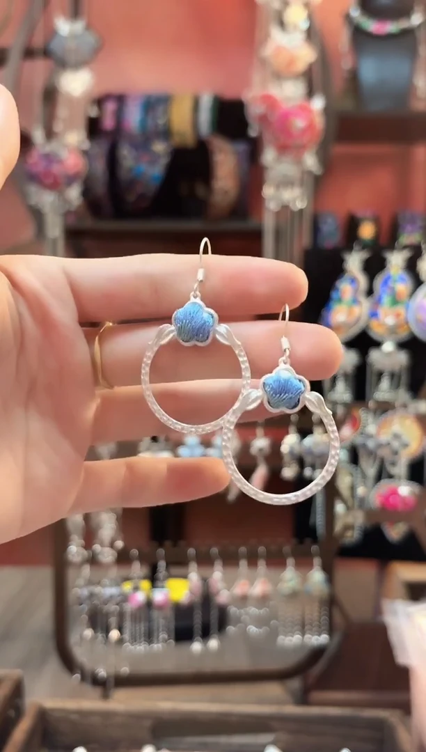 织绣云织谣民族风精美饰品   566*