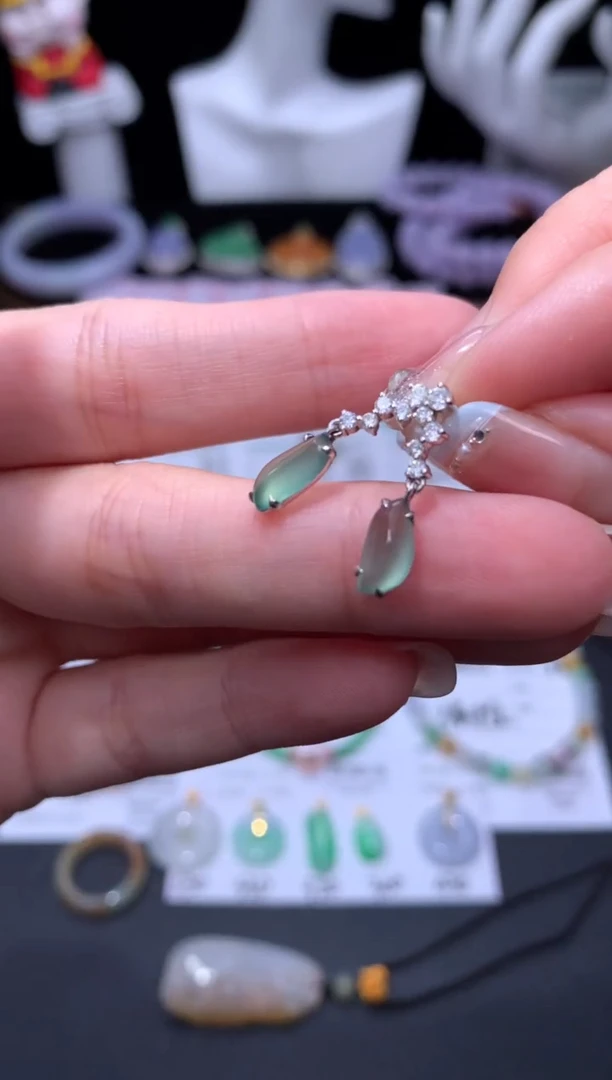 18K金镶嵌定制翡翠48小时鉴赏期 退货不扣服务费