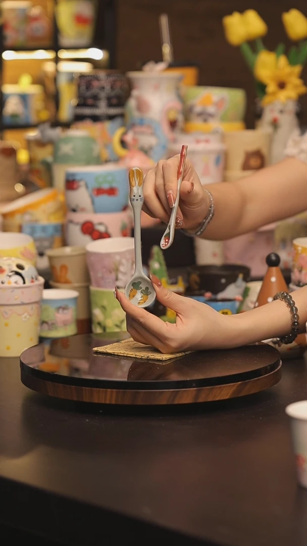 随机景德镇釉下彩绘设计师款式陶瓷