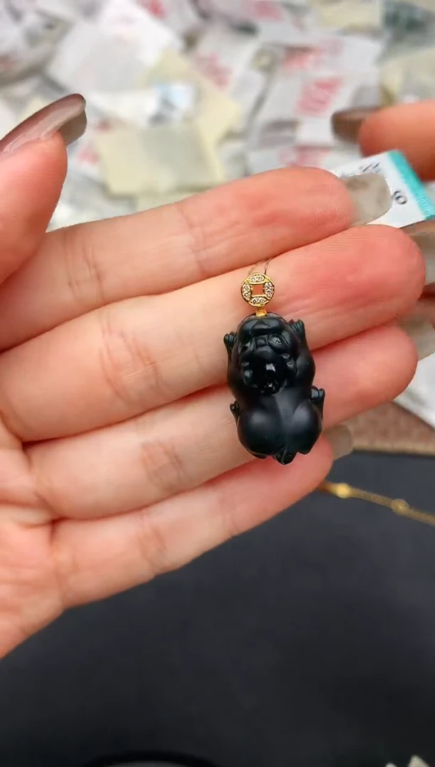 18K金镶嵌挂件翡翠—