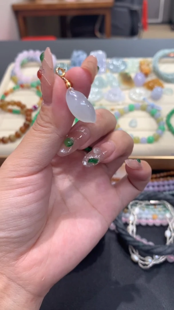 【闪购商品】翡翠颈饰合金翡翠