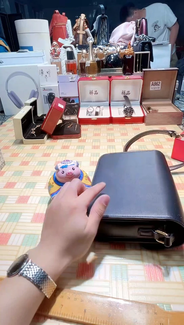 瓷片瓷器 库房到期 全部地板价@@1