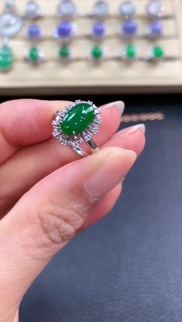 【闪购商品】翡翠戒指18K金镶嵌b84