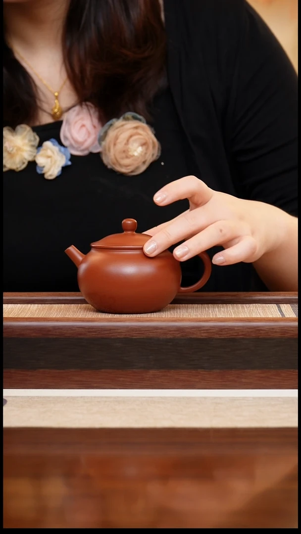 朱泥招财聚宝（元宝）200cc宜兴手工紫砂壶