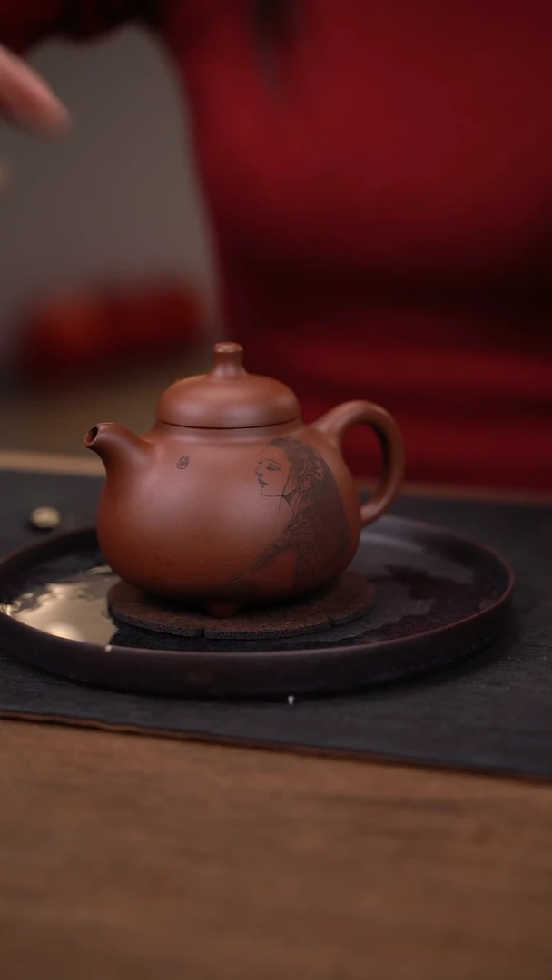 【闪购商品】紫砂茶宠乳鼎  张晔  美人如画