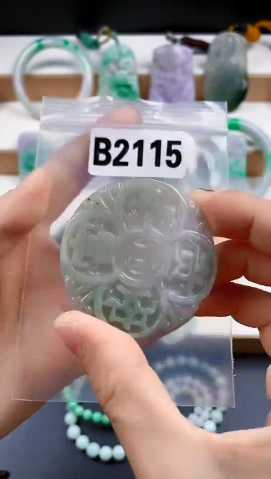 颈饰未镶嵌翡翠天然翡翠吊坠挂件