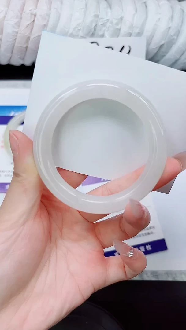 石英质玉手镯未镶嵌A112-49/50