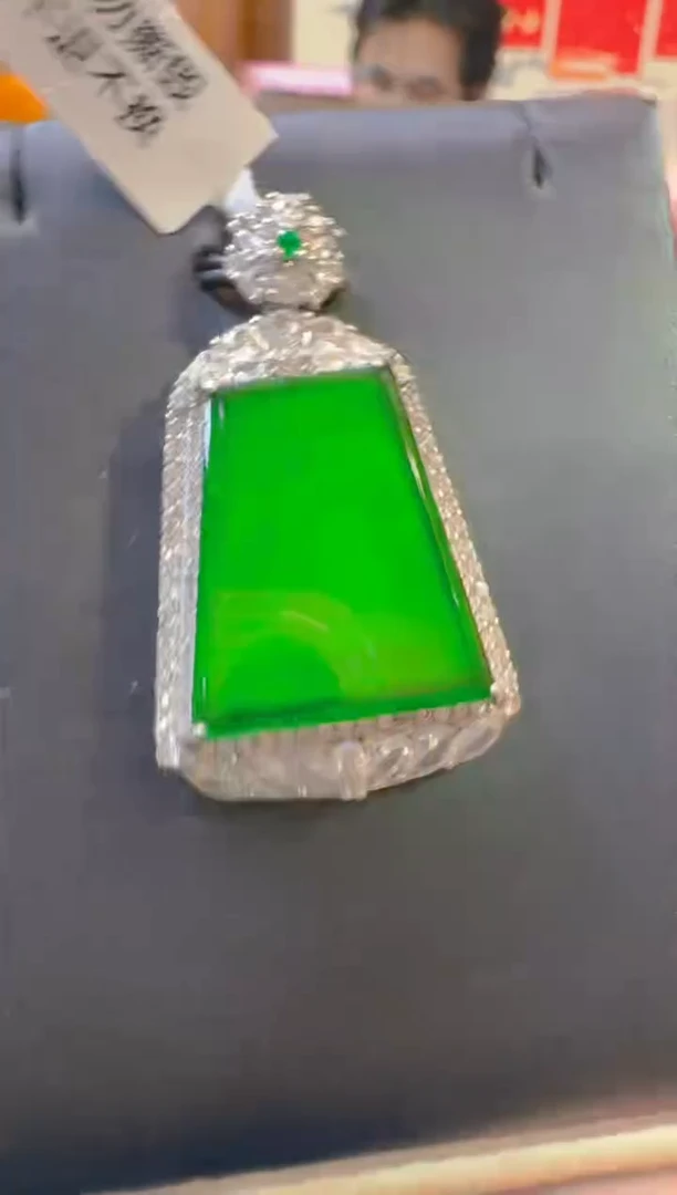 吊坠(赠链)银S925镶嵌翡翠天然A货翡翠