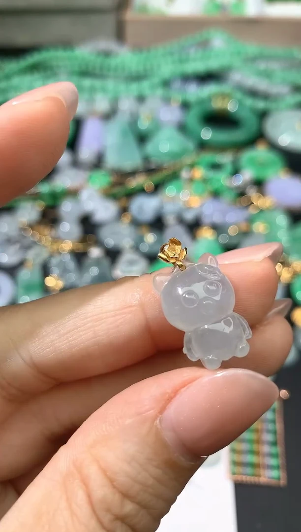 颈饰未镶嵌翡翠吊坠