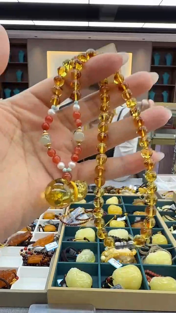 琥珀颈饰未镶嵌284秒拍号 假一罚三