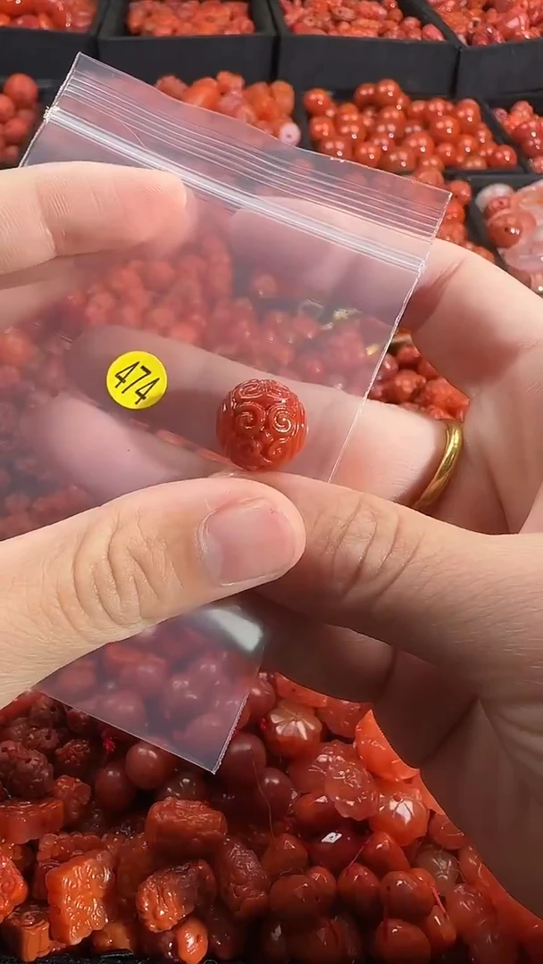 颈饰未镶嵌南红玛瑙1