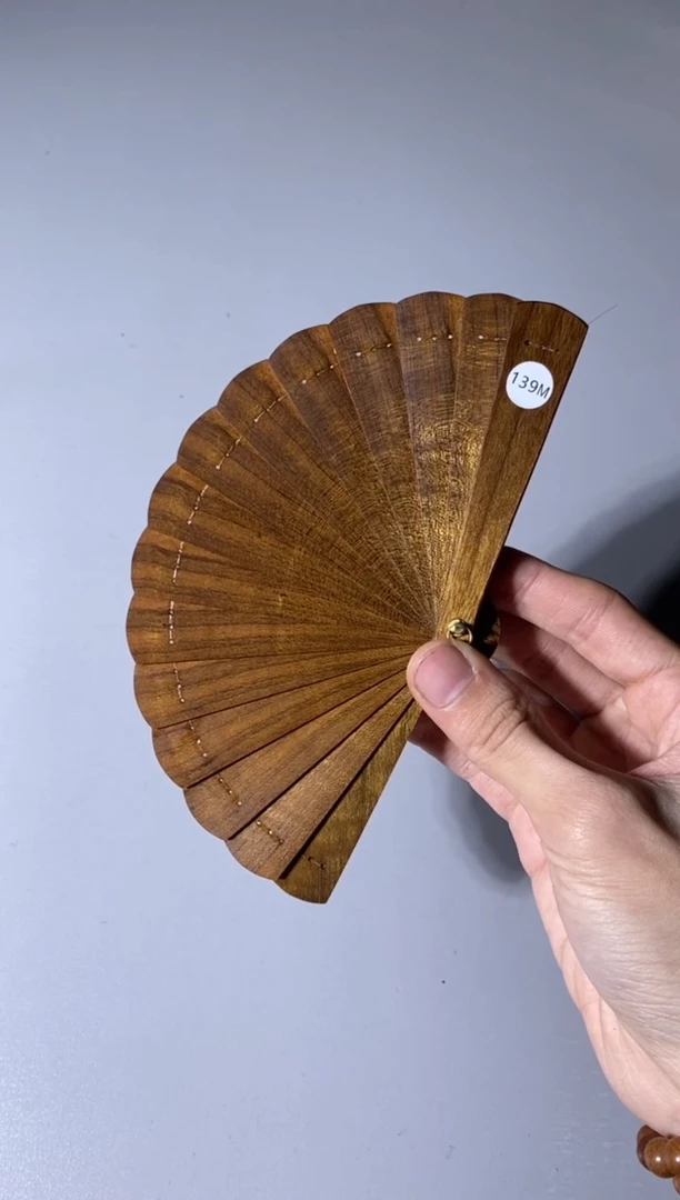 【闪购商品】金丝楠木雕139号10cm金丝楠木小叶桢楠掌中扇