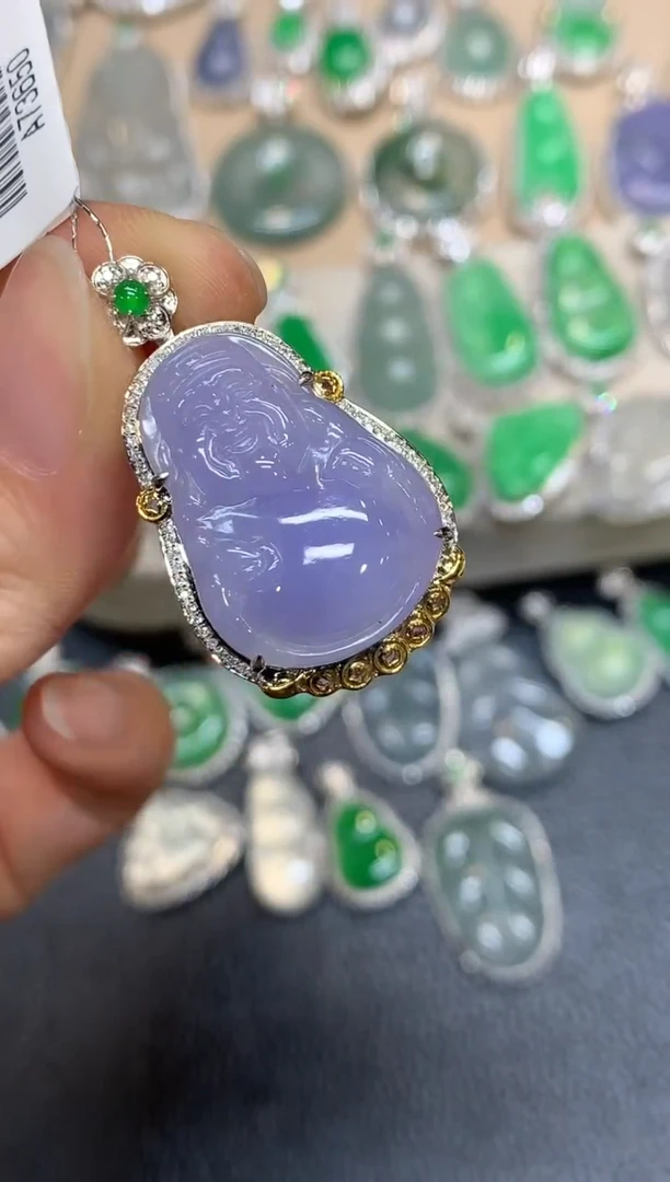 颈饰18K金镶嵌翡翠财神【无服务费