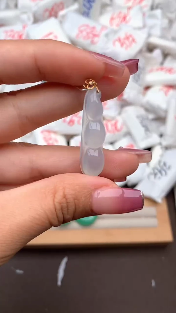 【闪购商品】翡翠挂件18K金镶嵌—