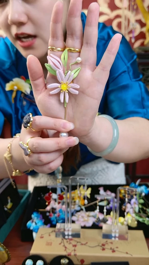 刺绣刺绣非遗纯手工绒花胸针