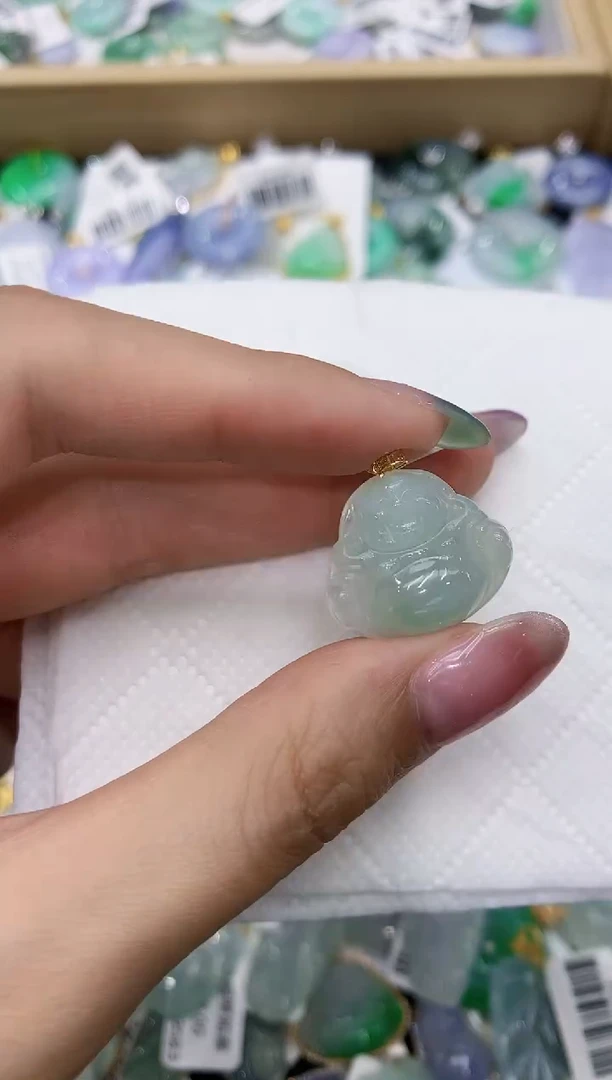 翡翠18K金镶嵌颈饰111111111111