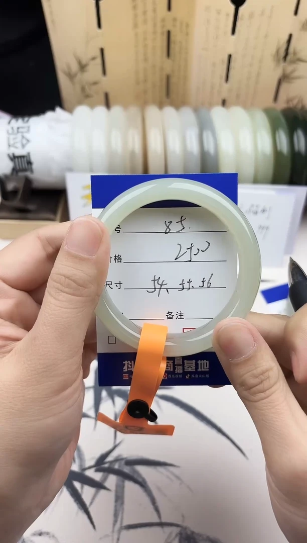 【闪购商品】和田玉手镯未镶嵌85