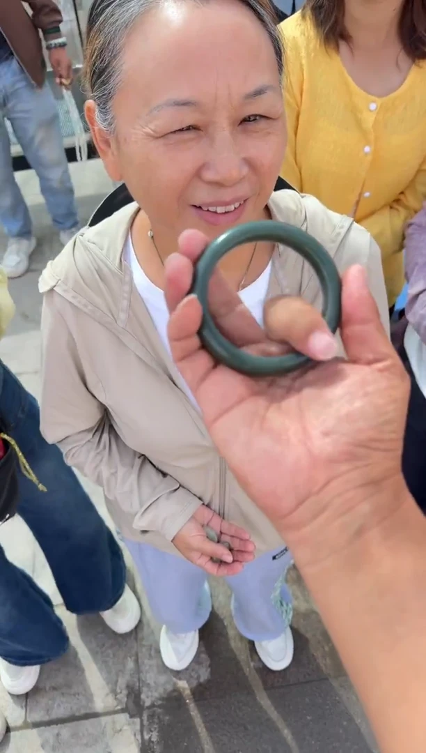 未镶嵌和田玉（糖玉）挂件和田玉